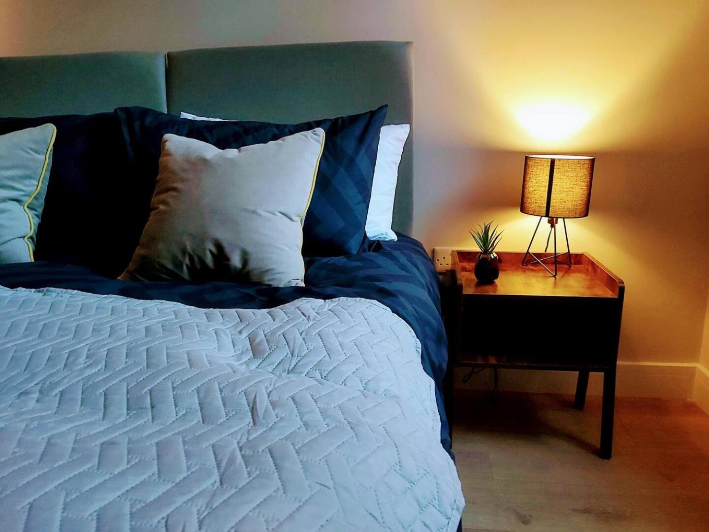 Market Haven Kingsize Town Centre With Netflix, Business & Leisure Travellers, Multiple Units Available